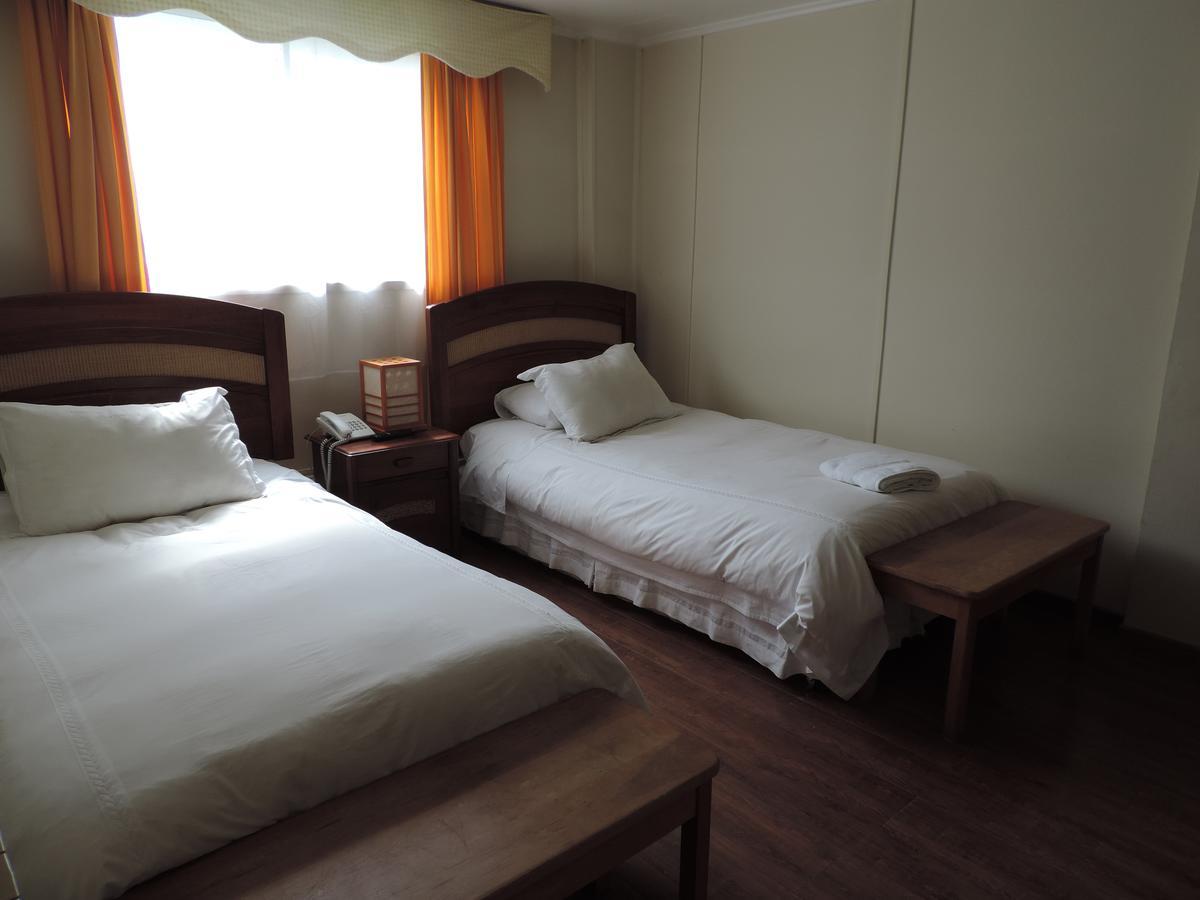 Hostal Oro Fueguino Punta Arenas Kültér fotó